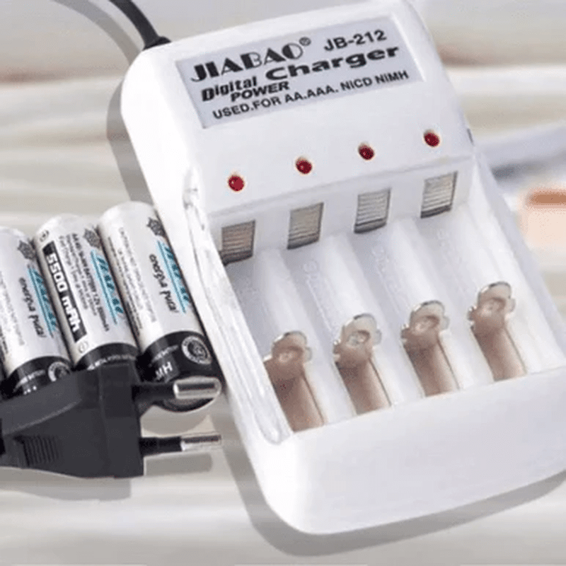 Battery Charger with 4 AA Rechargeable Batteries